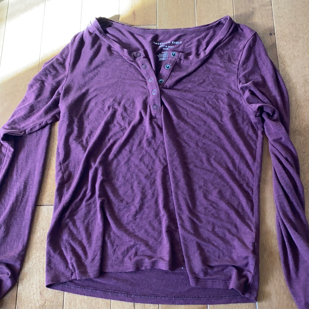 dark red american eagle top